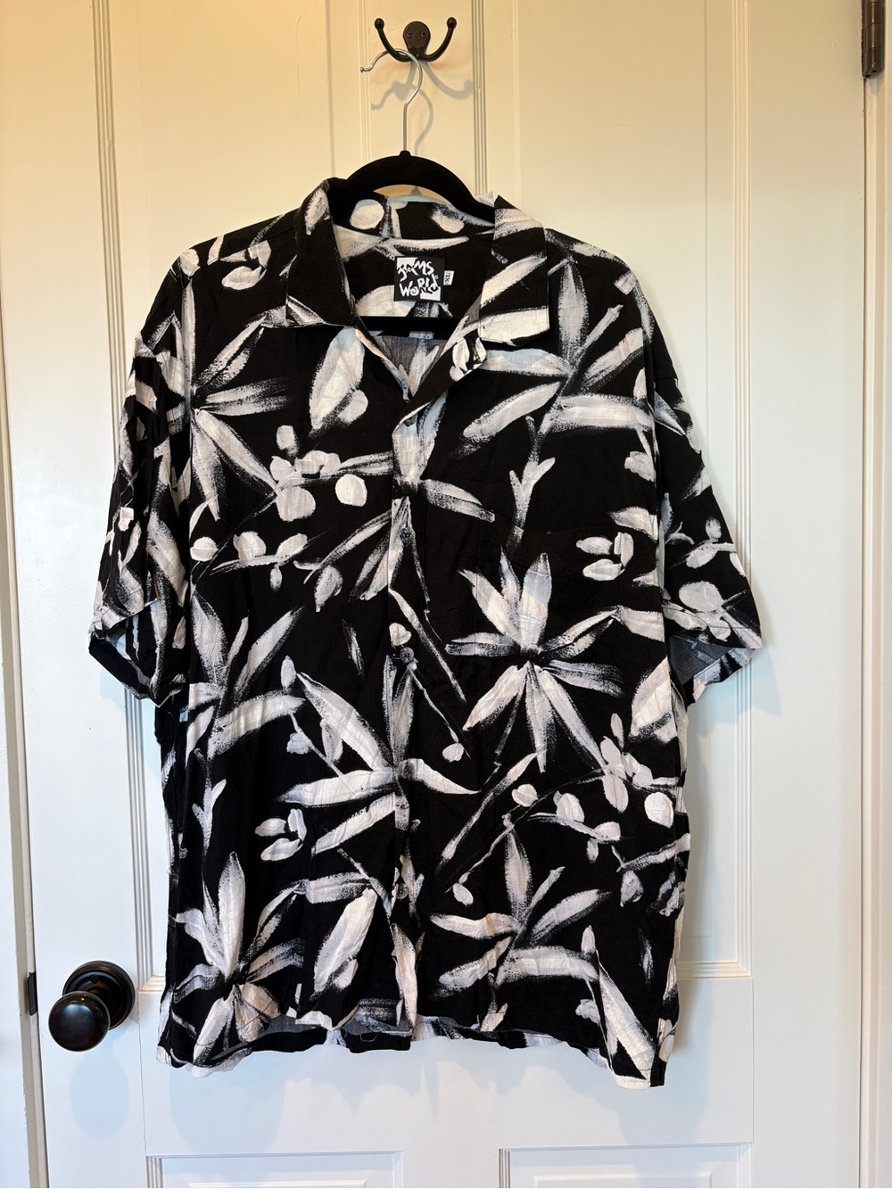 Vintage Jams World Lau Kala Black Tropical Button-Up Shirt